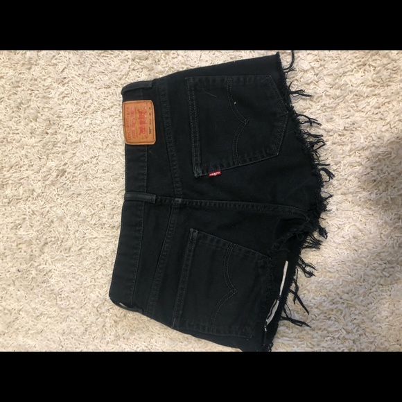 Levi shorts, brand new didn't fit :) - Picture 2 of 4